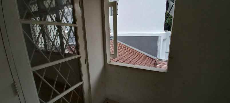 rumah super strategis pinggir jalan raya brawijaya