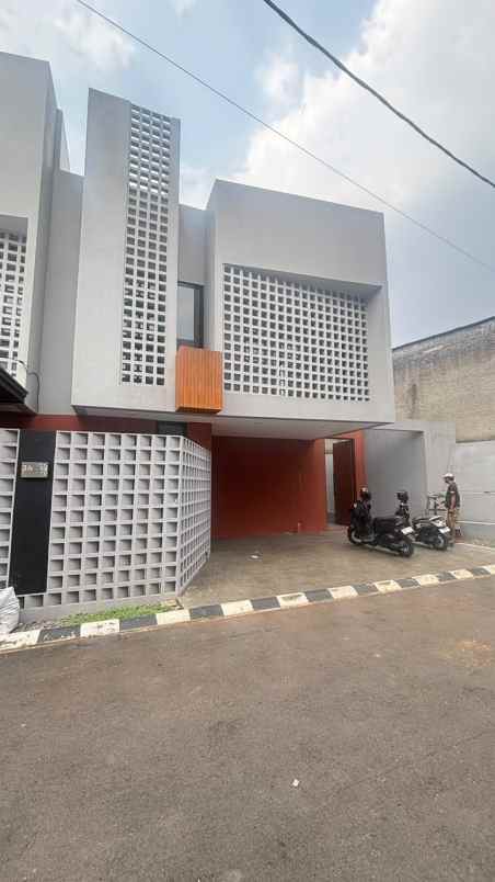 rumah taman malaka selatan