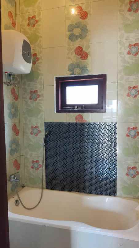 rumah villa jawa estetik elegan strategis di kota batu