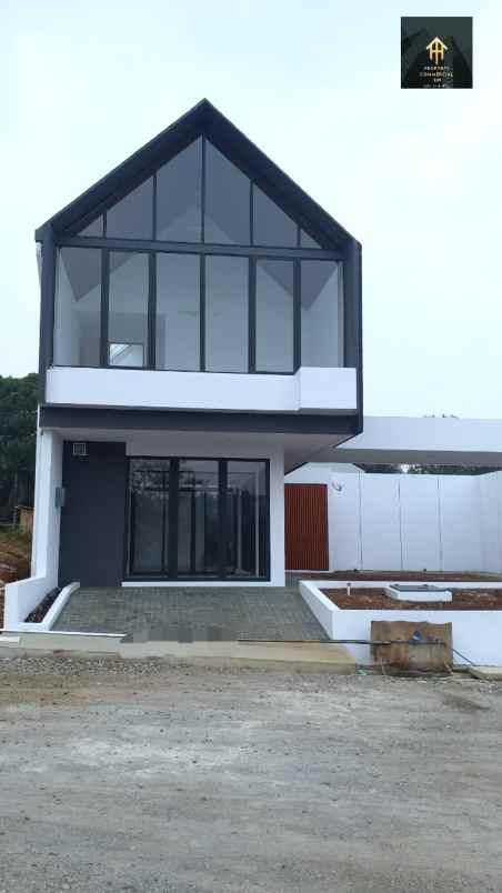 rumah villa mewah di dago kawasan sejuk kota bandung