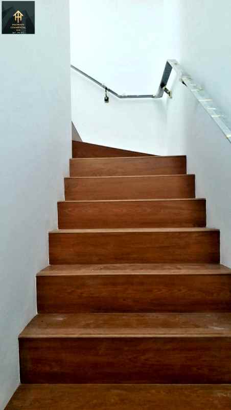 rumah villa mewah di dago kawasan sejuk kota bandung