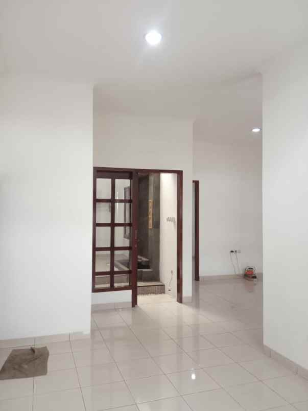 runah baru siap huni dalam mini cluster di jagakarsa