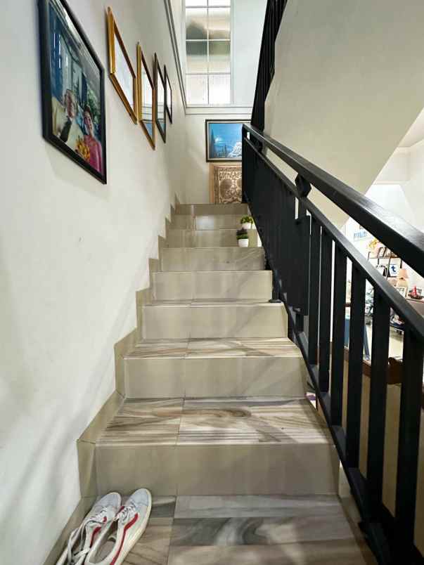 sale rumah 2nd 2lt cluster bambu apus jakarta timur