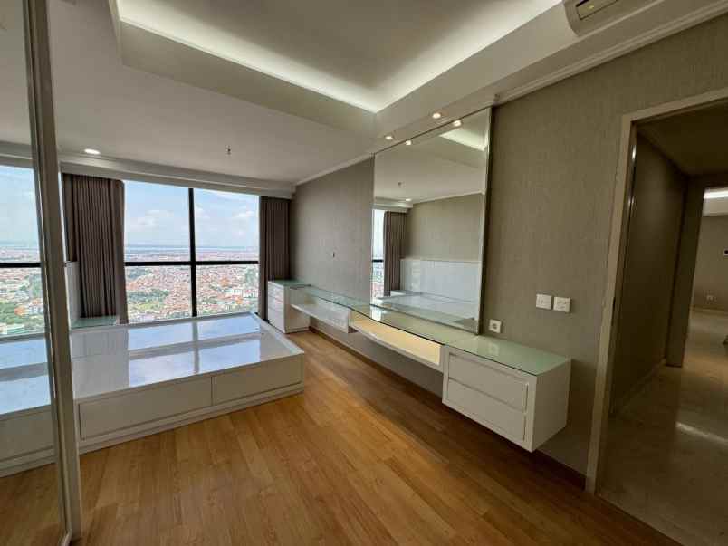 sewa apartemen the peak residence strategis