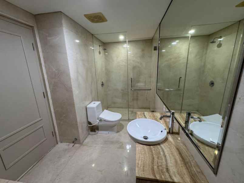 sewa apartemen the peak residence strategis