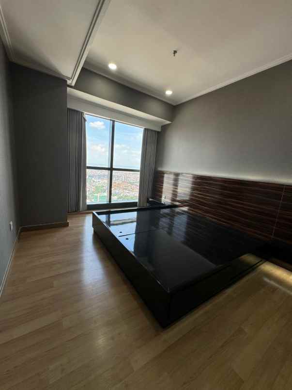 sewa apartemen the peak residence strategis