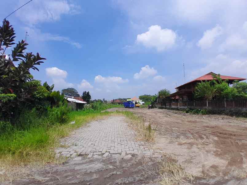 tanah jogja di jl kaliurang view sawah