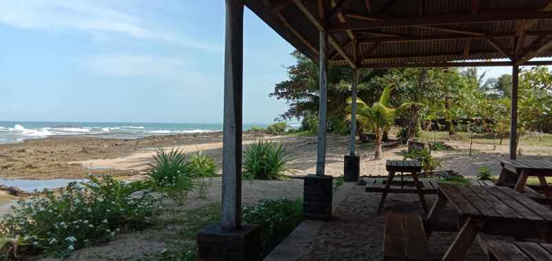 vila pinggir pantai selatan banten