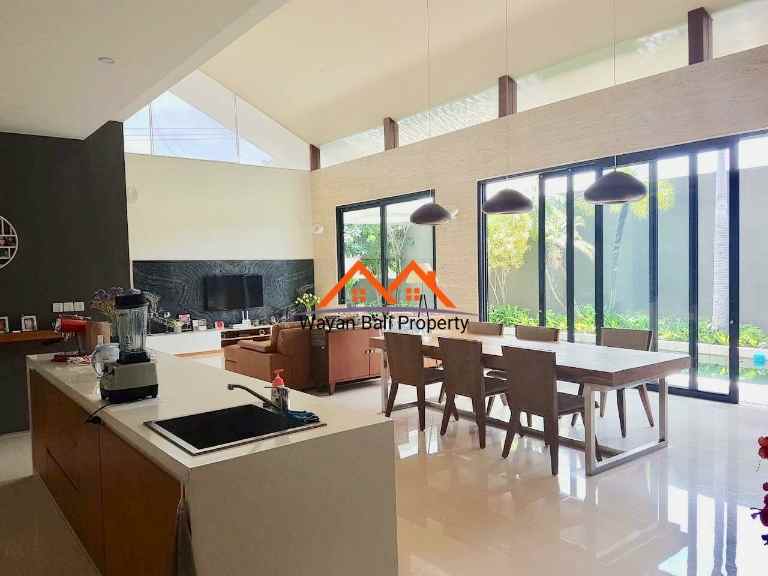 villa jalan batu belig