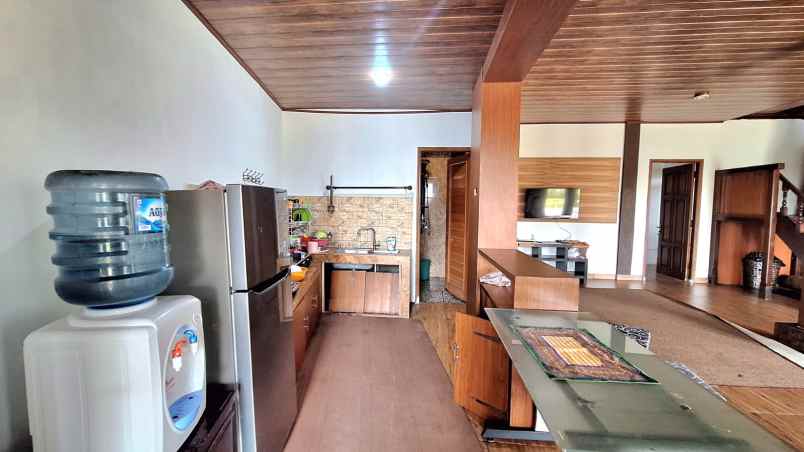 villa kayu batukasur cisarua puncak