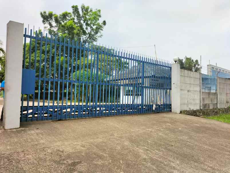 bangunan pabrik di kawasan industri cikupa mas