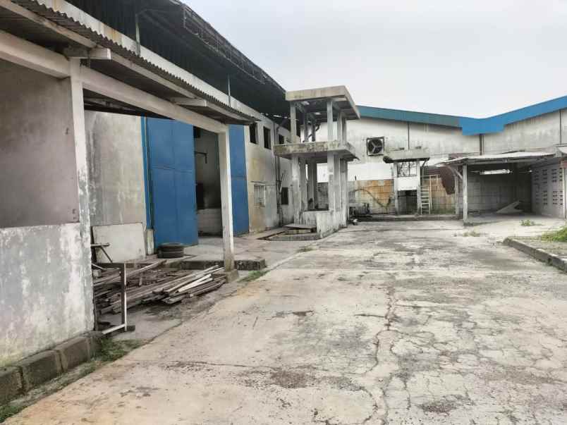 bangunan pabrik di kawasan industri cikupa mas