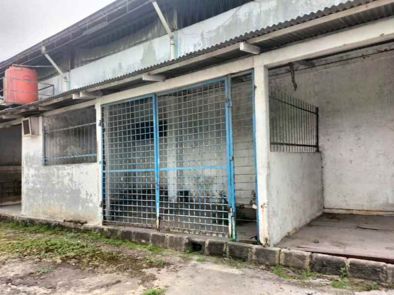 bangunan pabrik di kawasan industri cikupa mas