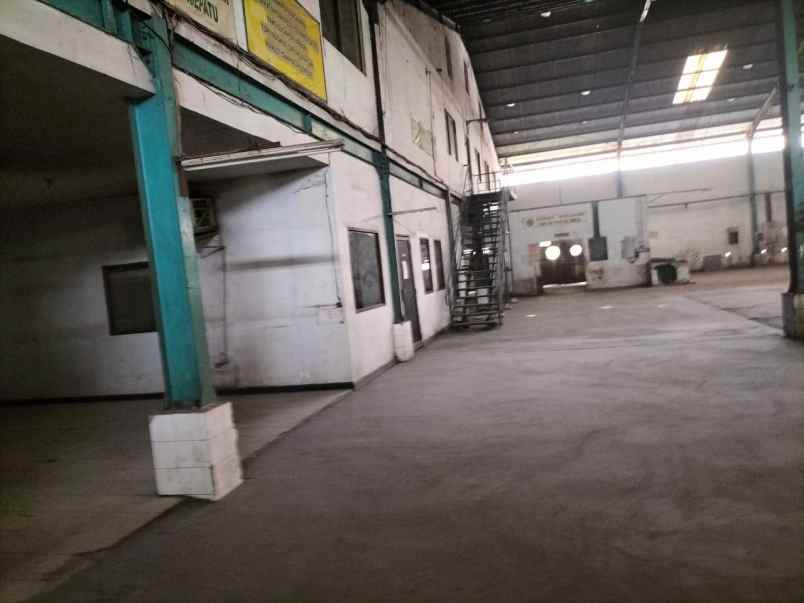 bangunan pabrik di kawasan industri cikupa mas