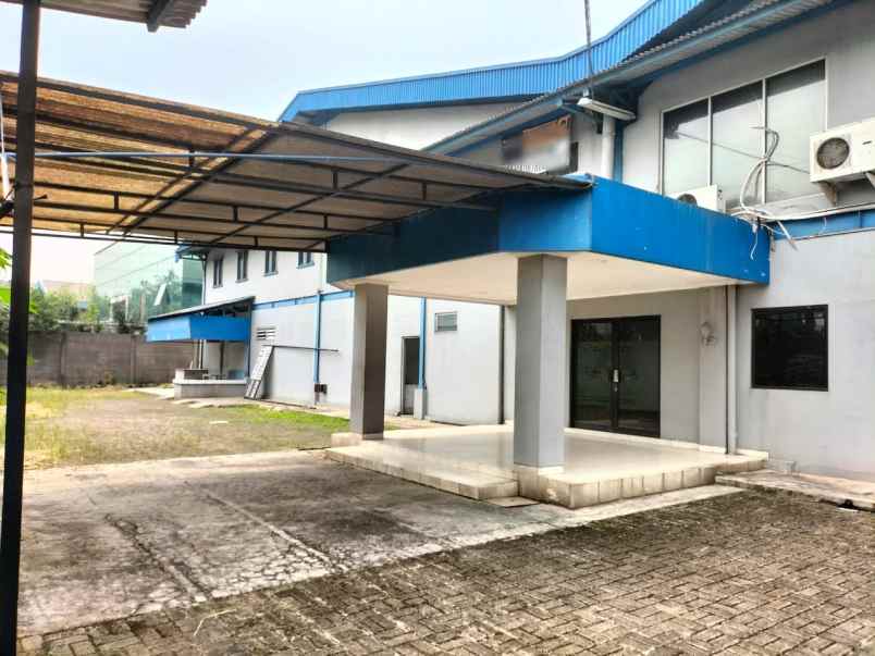 bangunan pabrik di kawasan industri cikupa mas