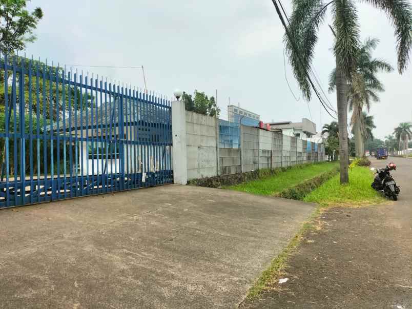 bangunan pabrik di kawasan industri cikupa mas