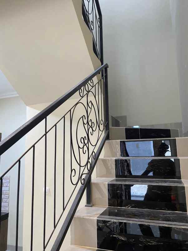 bonus kitchen set rumah murah didepok