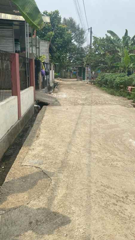 di tanah bangunan lokasi pinggir setu cikaret