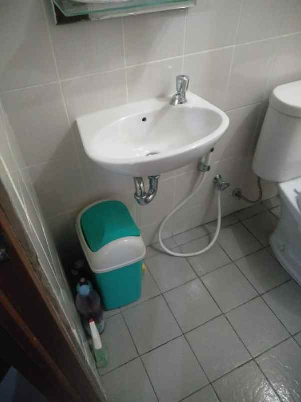 dijual apartemen jl caman raya no 21 rt 008