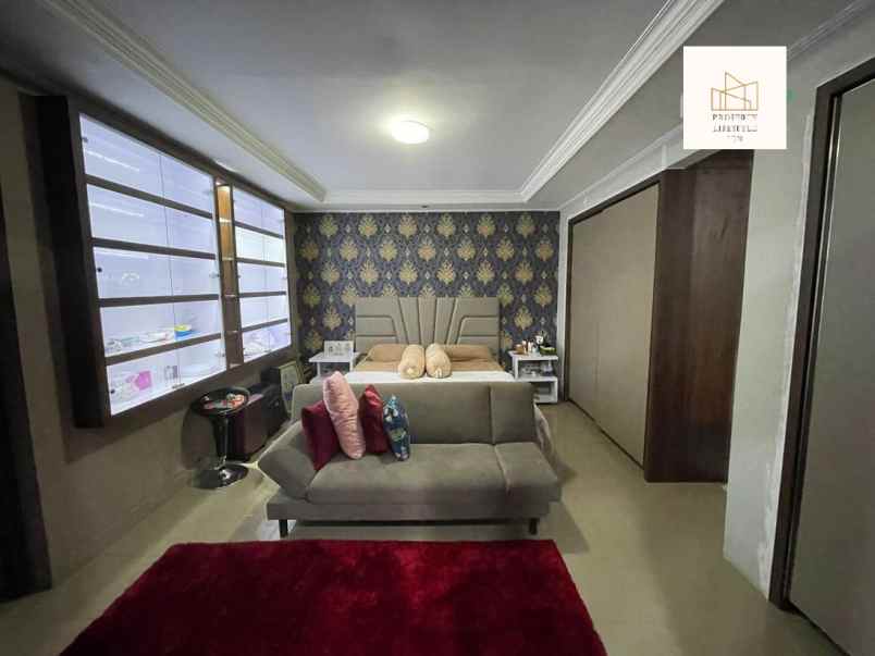 dijual kost jl tubagus ismail