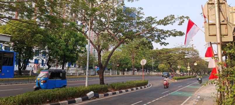 dijual ruko gudang kantor letjen suprapto cempaka