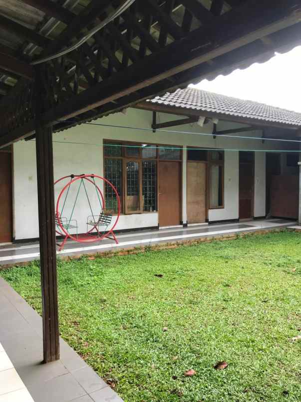 dijual rumah 2 lantai cirendeu