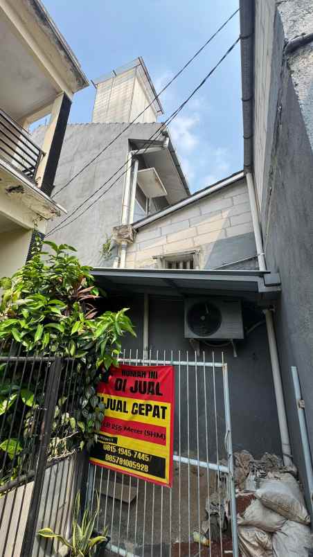 dijual rumah 2 lantai pejaten timur jakarta selatan