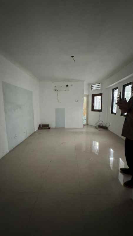 dijual rumah 2 lantai pejaten timur jakarta selatan