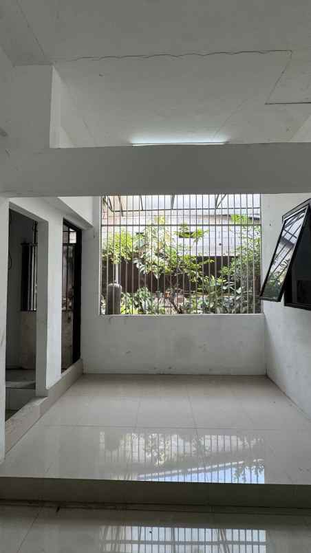 dijual rumah 2 lantai pejaten timur jakarta selatan