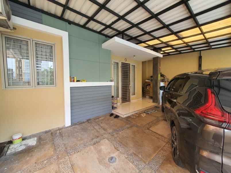 dijual rumah 2 lantai puri kembangan