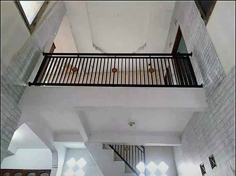 dijual rumah 2 lantai strategis dekat tol margaasih