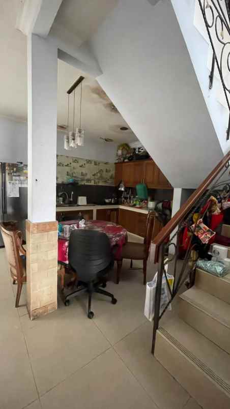 dijual rumah 2lantai di puri indah jakarta barat