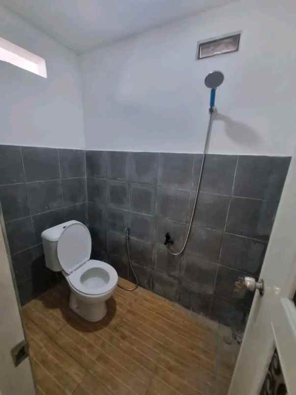 dijual rumah 950 meter ke upn