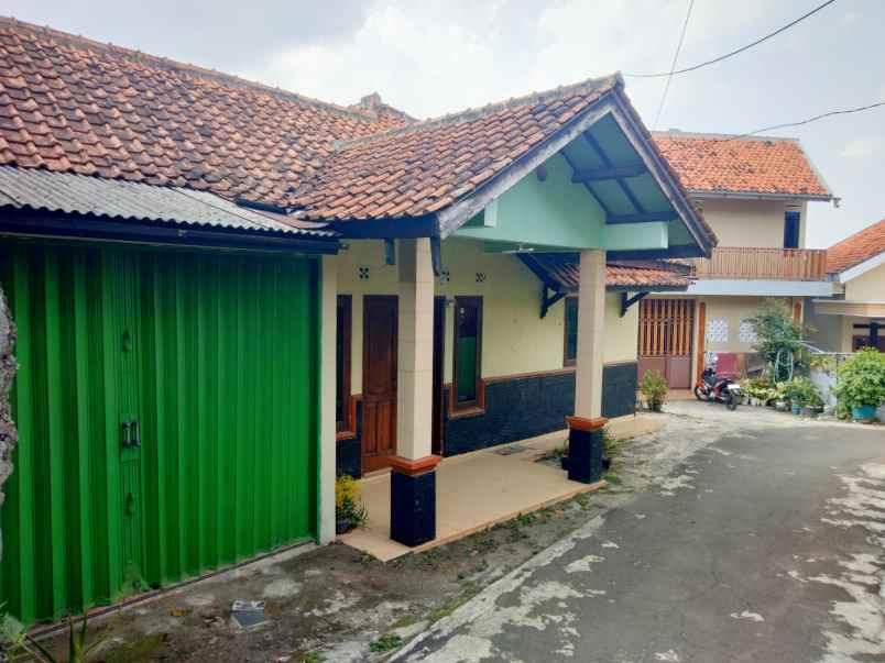 dijual rumah akses mobil di cilimus kuningan