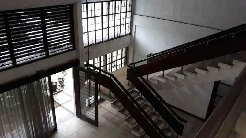 dijual rumah arteri pondok indah