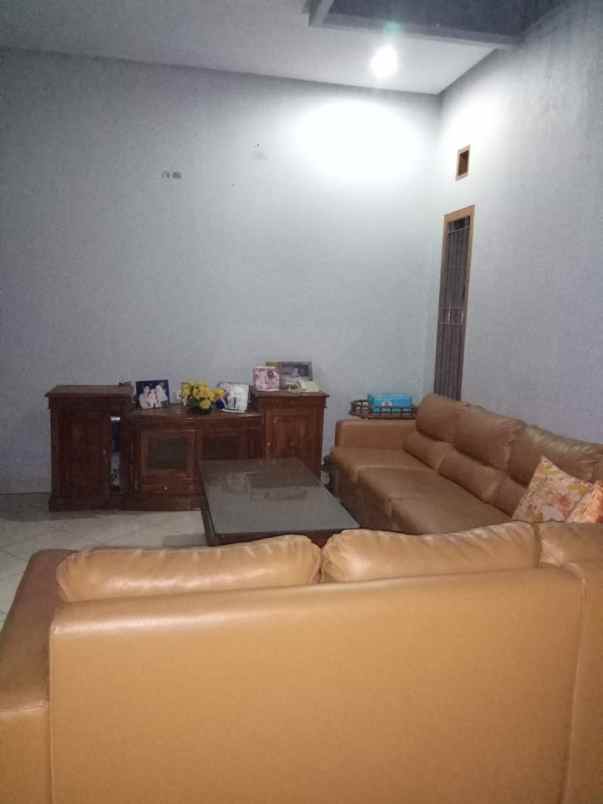 dijual rumah bahagia logam margacinta