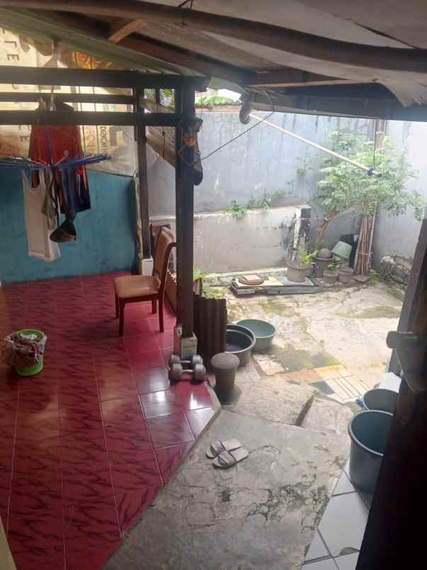 dijual rumah balekambang
