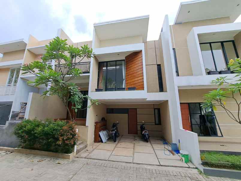 dijual rumah balekambang condet