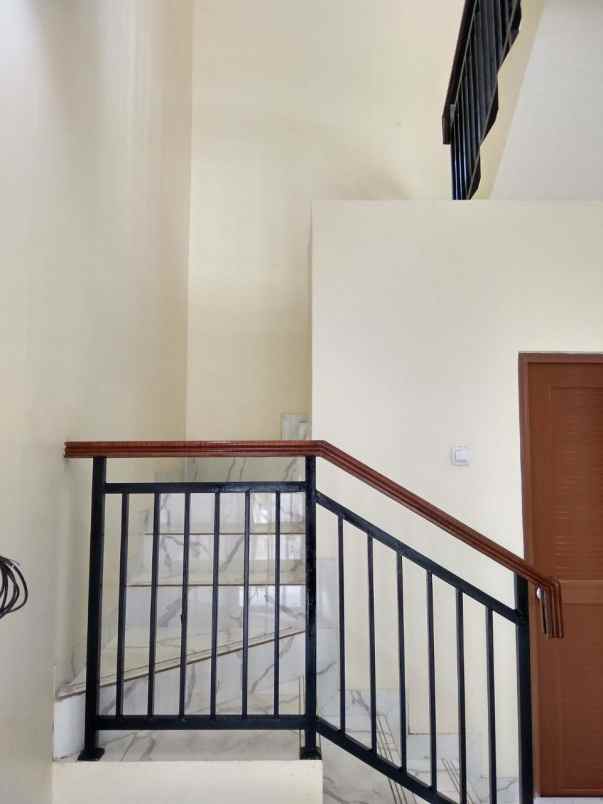 dijual rumah balekambang condet