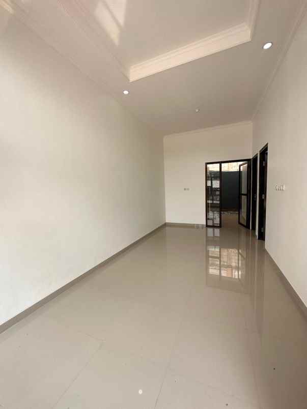 dijual rumah bambu apus