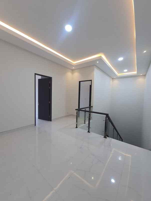 dijual rumah baru citraland cluster fullerton surabaya