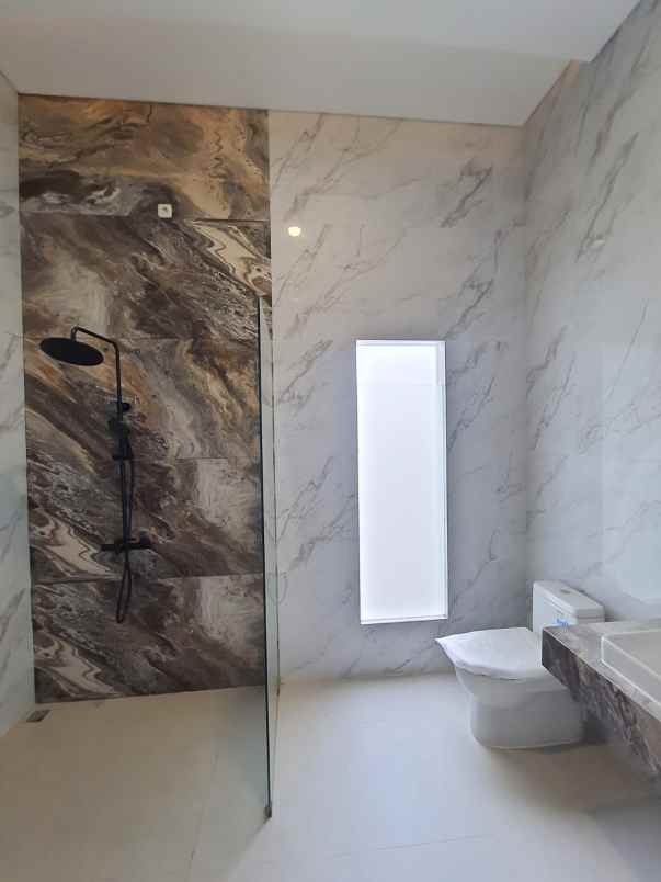 dijual rumah baru citraland cluster fullerton surabaya