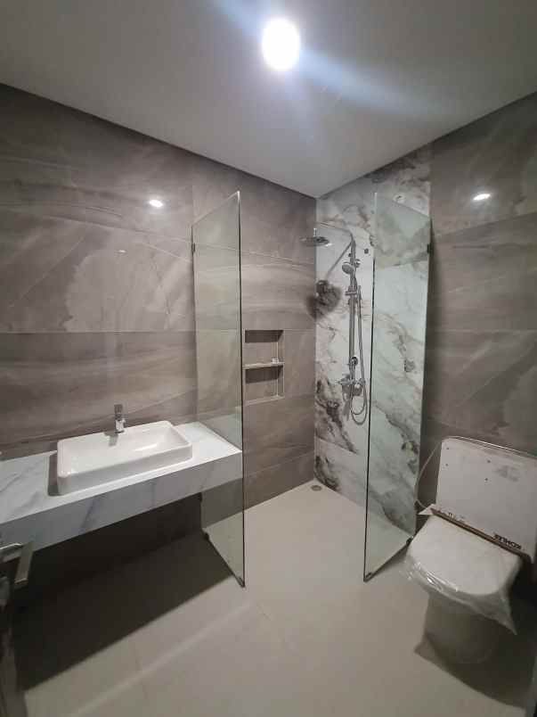 dijual rumah baru citraland cluster fullerton surabaya