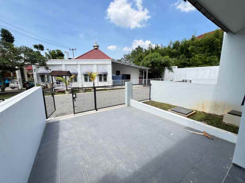 dijual rumah baru di cluster antapani bandung