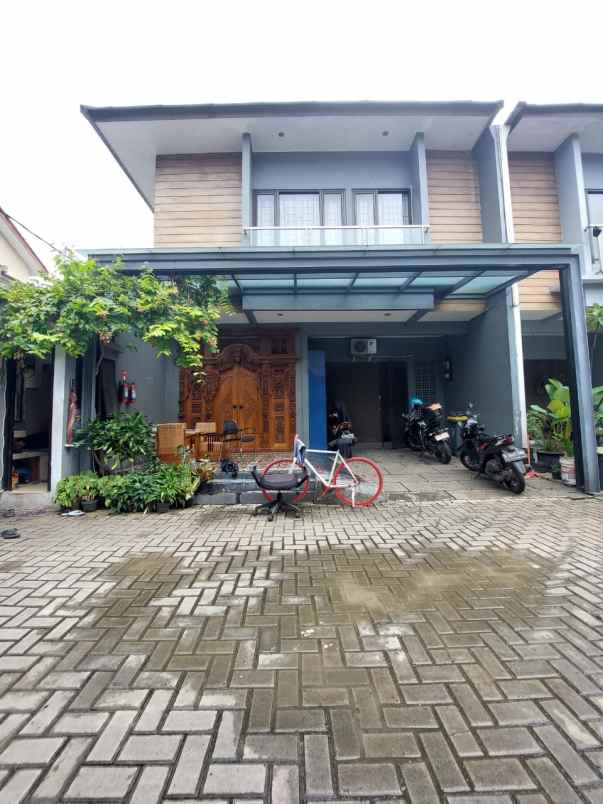 dijual rumah batu ampar condet jakarta