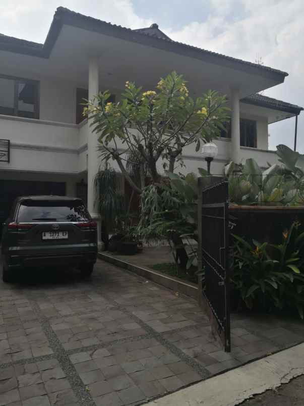 dijual rumah bintaro