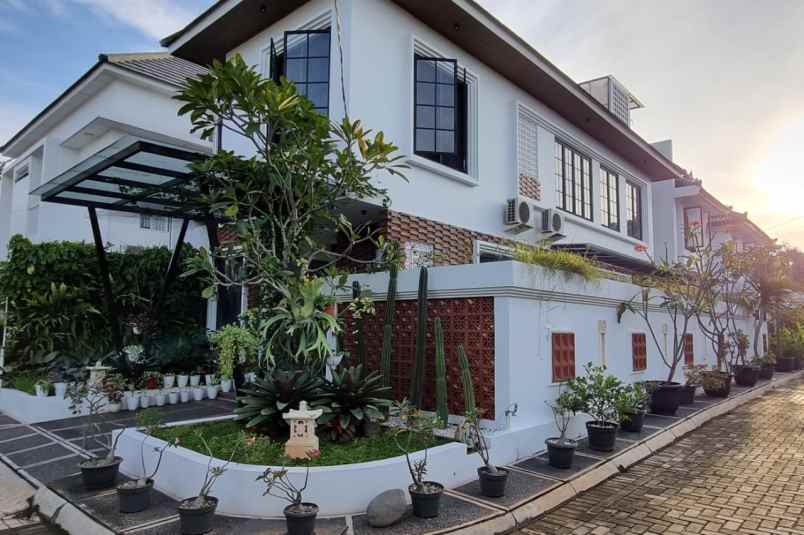 dijual rumah bintaro sektor 3