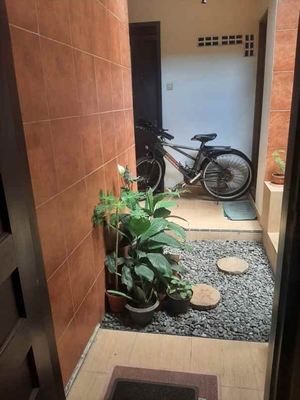 dijual rumah bukit sari