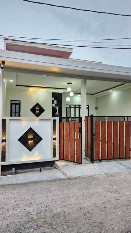 dijual rumah cantik di citra indah city
