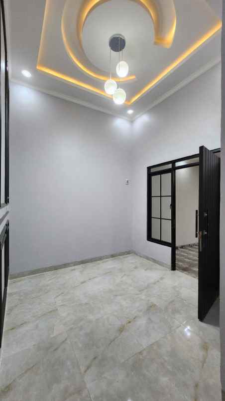 dijual rumah cantik di citra indah city